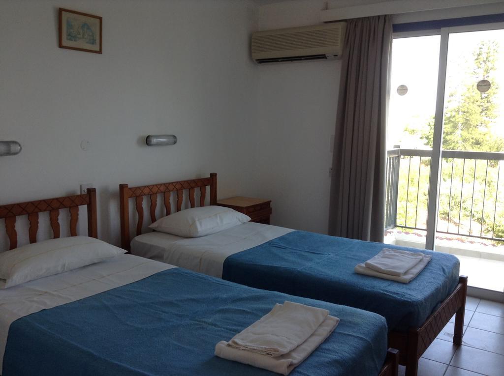 Aphelandra Hotel Apartments Ayia Napa Bilik gambar