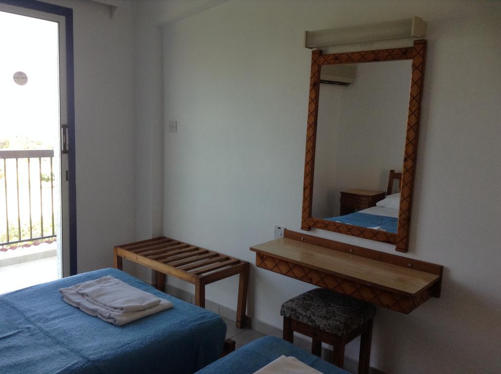 Aphelandra Hotel Apartments Ayia Napa Bilik gambar