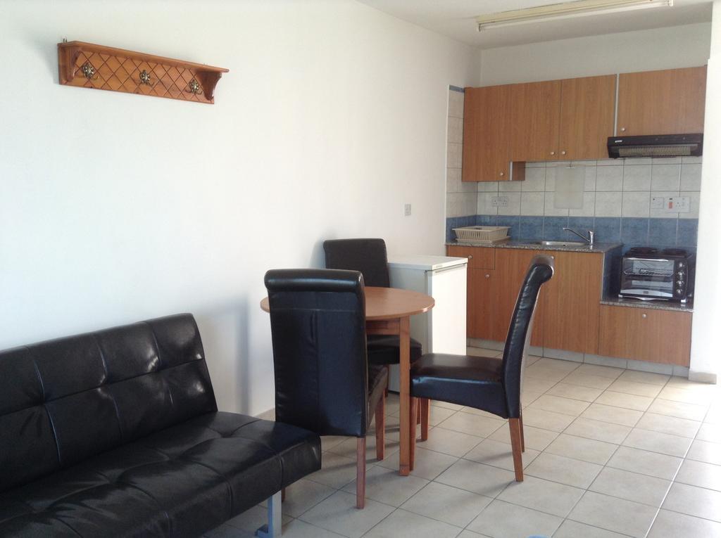 Aphelandra Hotel Apartments Ayia Napa Bilik gambar